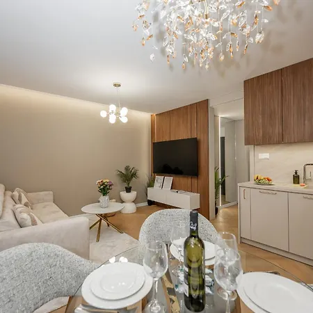 Blizko Stanice Podtatranskeho 7 Center 3 Appartement *