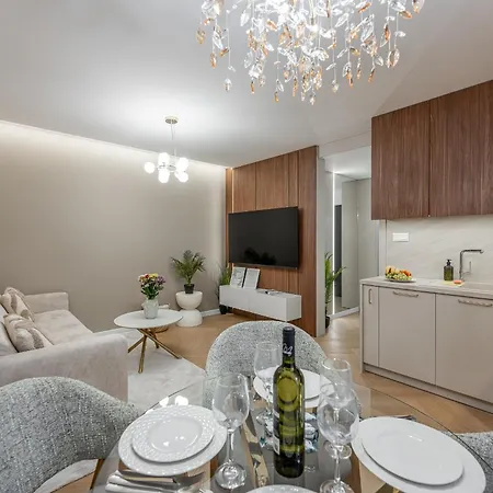 Blizko Stanice Podtatranskeho 7 Center 3 Appartement *